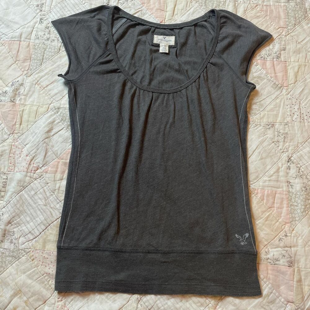 american eagle 2010s short sleeve scoop neck tee with eagle logo size small